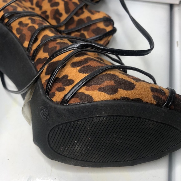 Leopard print heels - Picture 4 of 4